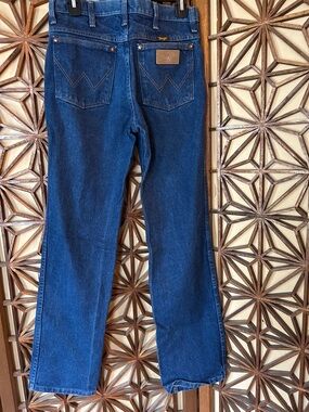 Wrangler Men's Straight Leg Jeans in Deep Blue Denim cowboy cut 29 x 32